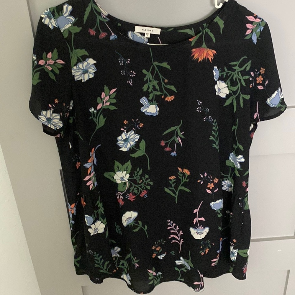 Black floor shirt with peplum bottom